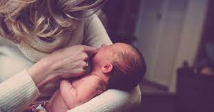 Αναδρομικά για γεννήσεις από 24/9, επίδομα 780 ευρώ σε όλες τις μητέρες